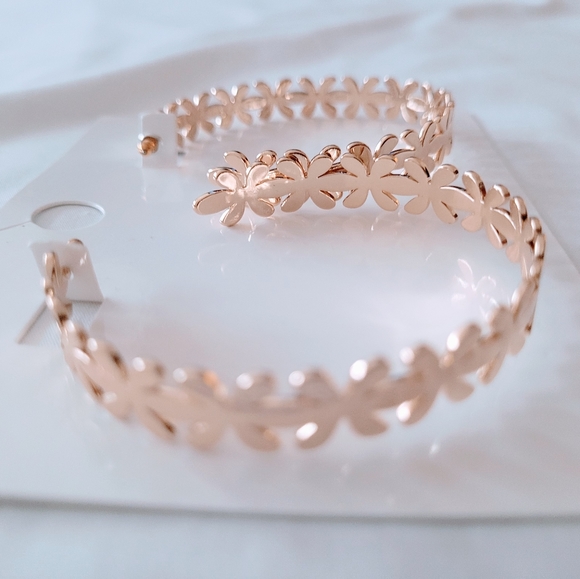 Hoop Earrings - Picture 4 of 4